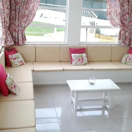 Elegant In With Private Pool. וילה