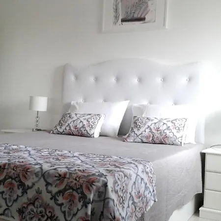 Elegant In With Private Pool. *